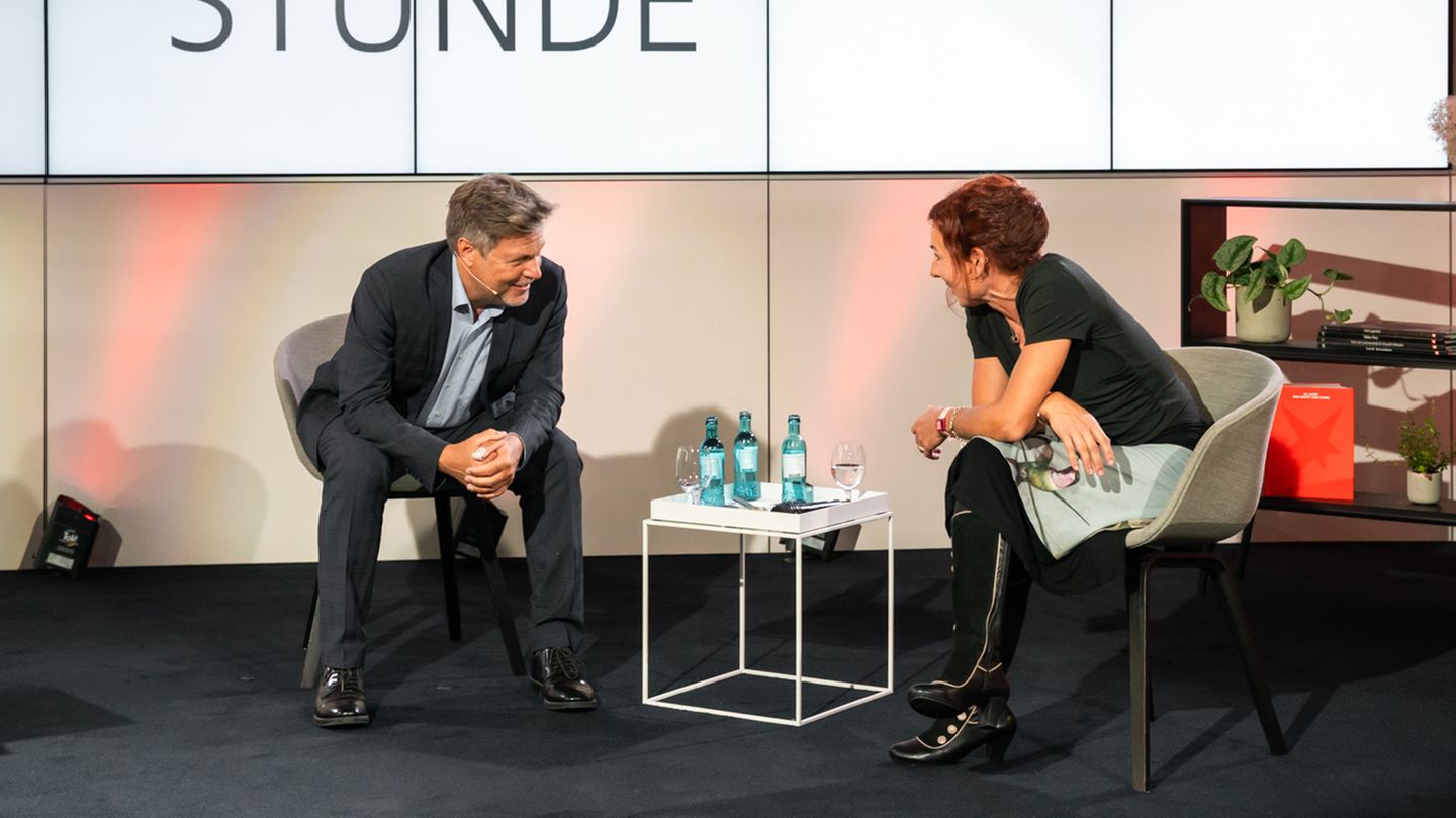 Der Vizekanzler und die Bestseller-Autorin zeigten sich gut gelaunt