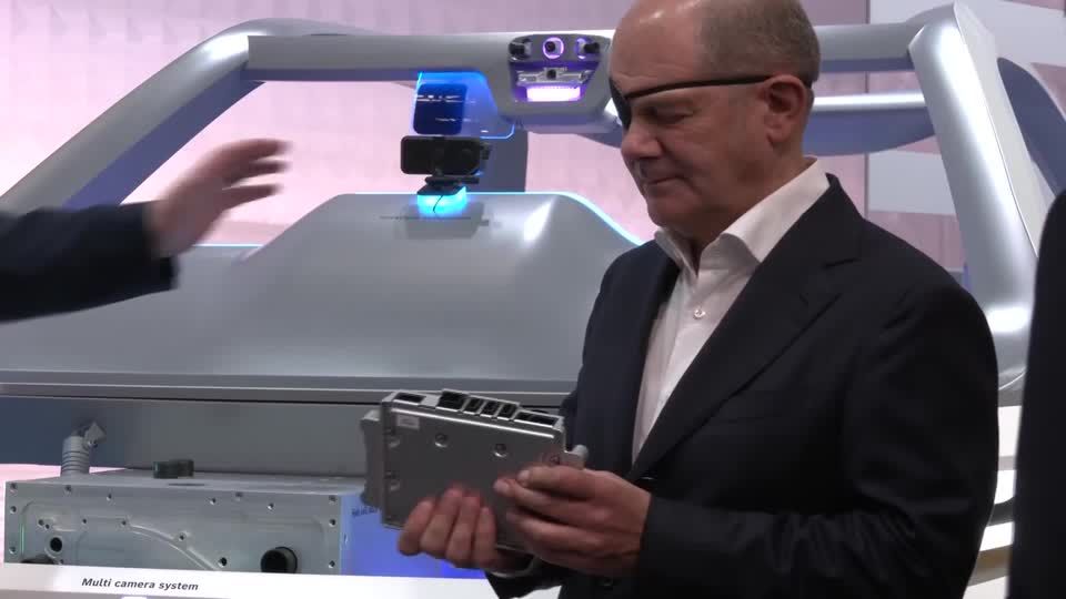 Video: IAA: Scholz sagt Schub bei Bau von E-Ladestationen zu