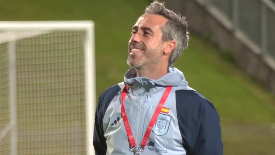 Video: Fußball: Spaniens Weltmeister-Trainer Vilda entlassen