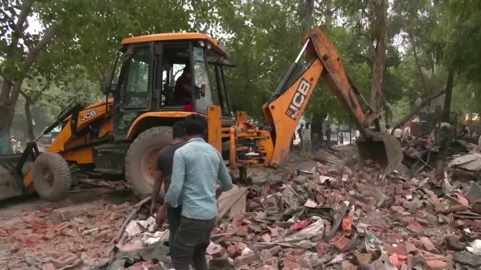 Video: "Sie essen auf unseren Gräbern" - Slums vor G20-Gipfel in Indien abgerissen