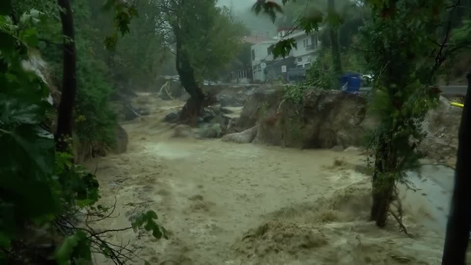 Video: Mehrere Tote nach Überschwemmungen in der Türkei und Griechenland