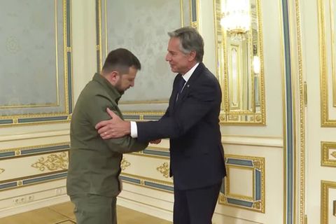 Video: USA liefern erstmals umstrittene Uran-Munition an Ukraine