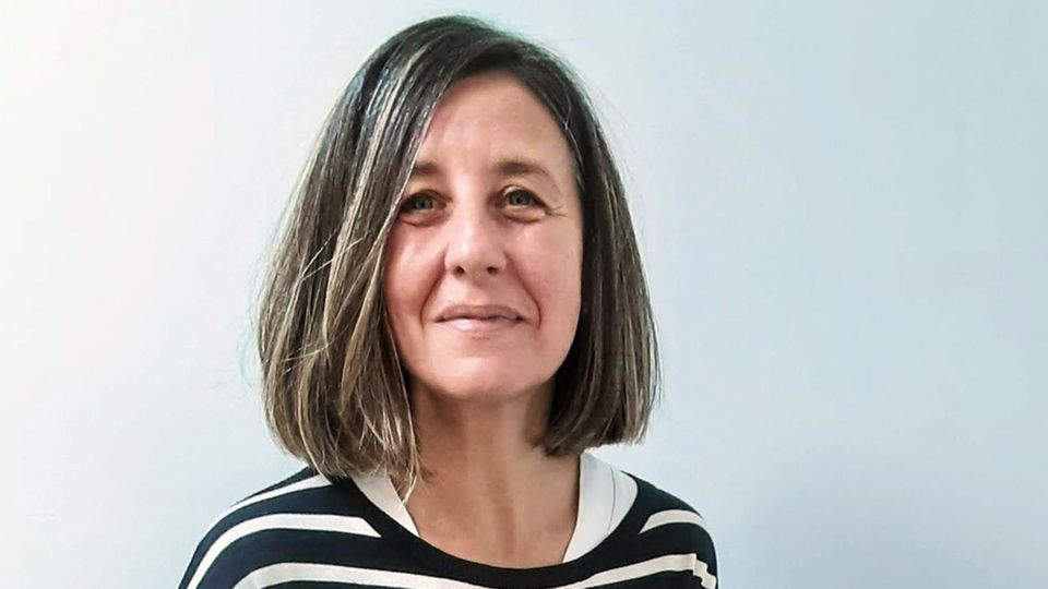Maria Martin Barranco María Martín Barranco ist Juristin aus Motril, Spanien. Sie hat sich auf Geschlechterforschung und die Umsetzung von Gleichstellungsmaßnahmen in öffentlichen und privaten Einrichtungen spezialisiert. In den letzten 15 Jahren hat sie als Expertin für Medien, Konflikte und Menschenrechte mit verschiedenen Stadtverwaltungen und Fraueninstituten in Europa und Lateinamerika zusammengearbeitet.
