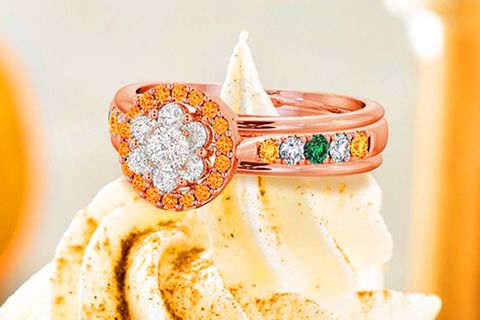 Pumpkin Spice Latte-Ring auf einem Cupcake
