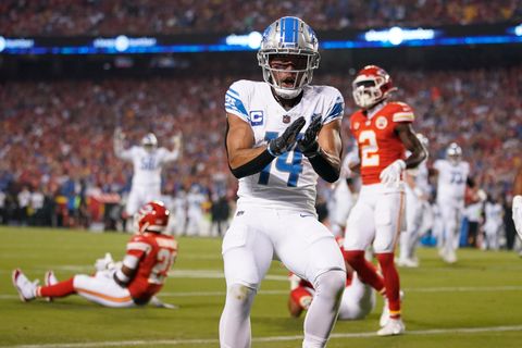 Amon-Ra St. Brown feiert seinen Touchdown zum NFL-Auftakt gegen die Kansas City Chiefs