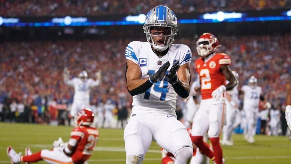 Amon-Ra St. Brown feiert seinen Touchdown zum NFL-Auftakt gegen die Kansas City Chiefs