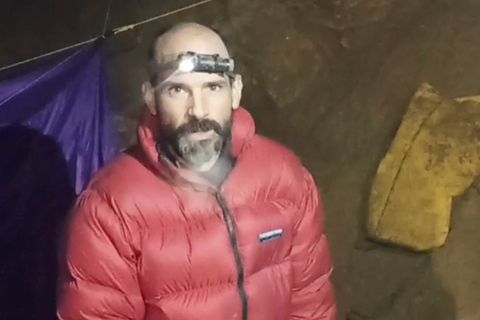 Kranker Höhlenforscher sitzt in 1000 Metern Tiefe fest – Bergung kann bis zu zehn Tage dauern