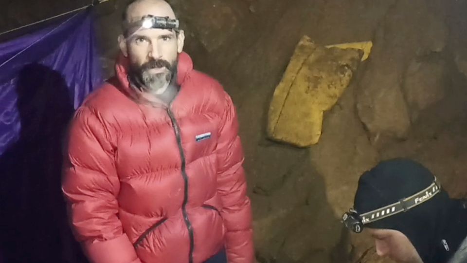 Mark Dickey Kranker Höhlenforscher sitzt in 1000 Metern Tiefe fest – Bergung kann bis zu zehn Tage dauern