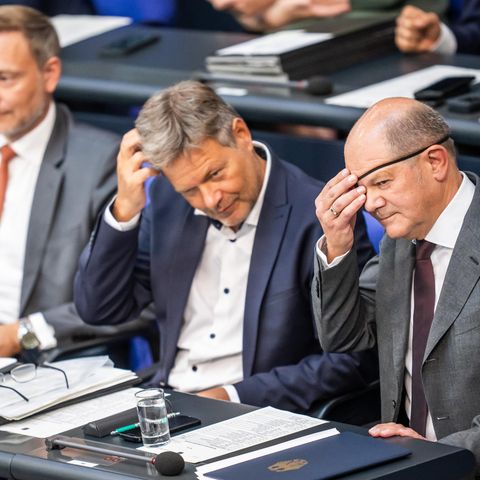 Von links: Finanzminister Christian Lindner (FDP), Wirtschaftsminister Robert Habeck (Grüne) und Bundeskanzler Olaf Scholz (SPD)