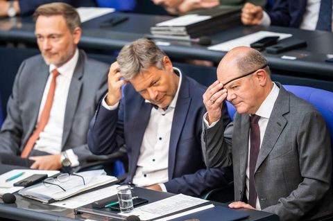 Von links: Finanzminister Christian Lindner (FDP), Wirtschaftsminister Robert Habeck (Grüne) und Bundeskanzler Olaf Scholz (SPD)