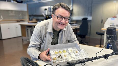 Der Norweger Erlend Bore mit seinem Fund