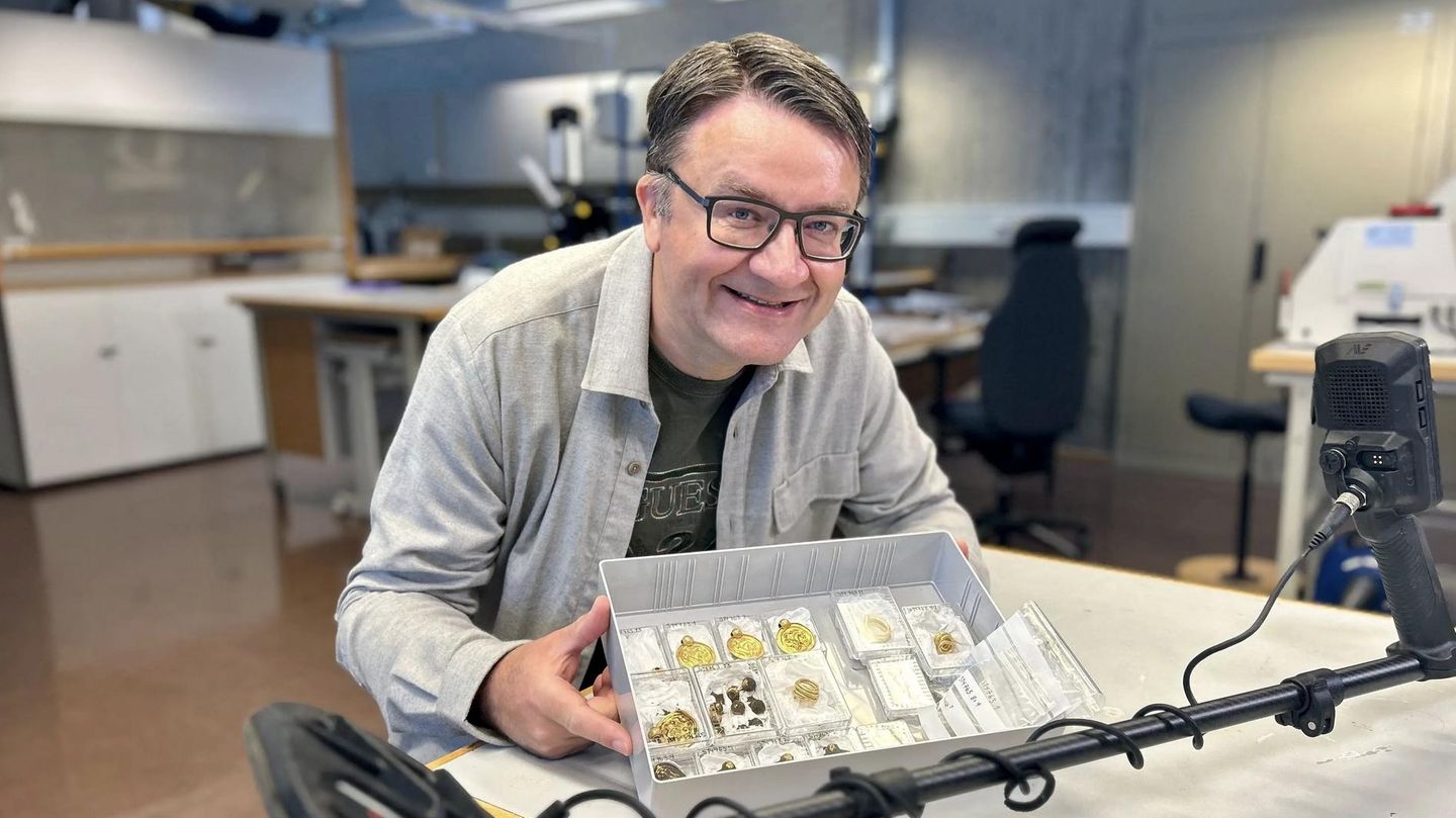 Der Norweger Erlend Bore mit seinem Fund