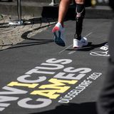 Mehr als 500 verwundete, verletzte und kranke Soldaten und Soldatinnen sowie Veteranen aus 21 Nationen treten in Düsseldorf in zehn Sportarten gegeneinander an. Rund die Hälfte der Wettkämpfer leidet unter psychischen Schäden.