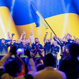 Als das Team aus der Ukraine in das Rheinstadion einzieht, brandet der Applaus besonders laut auf