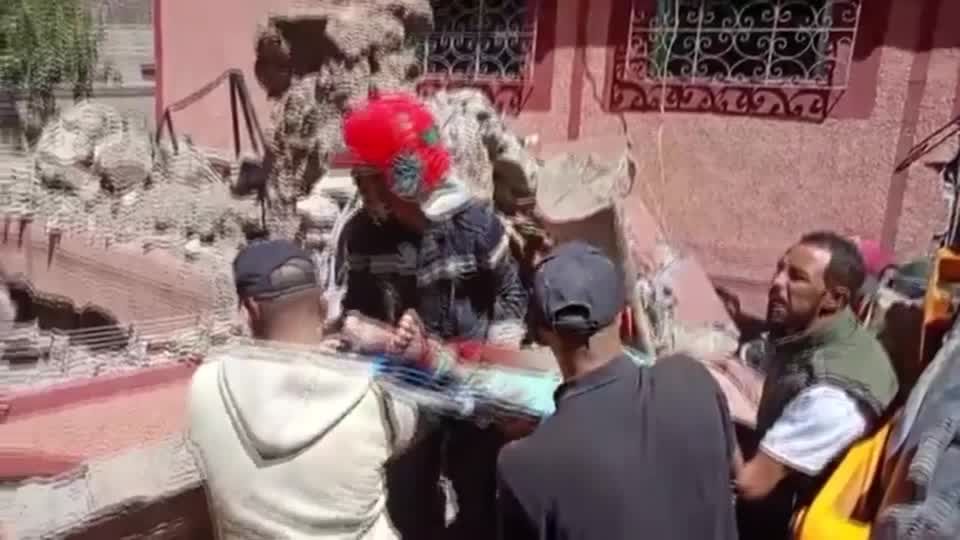 Video: Rettungskräfte setzen Suche nach Überlebenden nach Erdbeben in Marokko fort