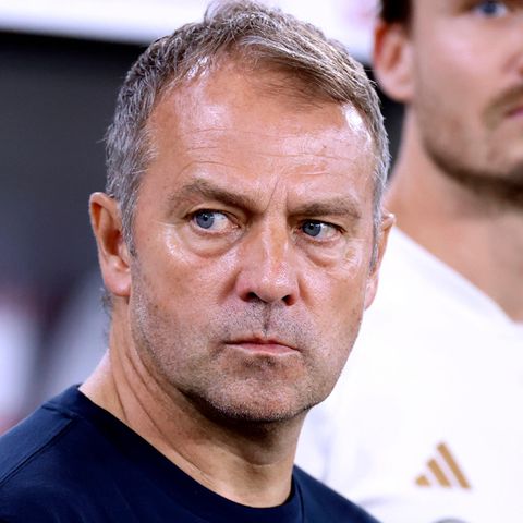 Bundestrainer Hansi Flick steht nach der Pleite gegen Japan schwer unter Druck.