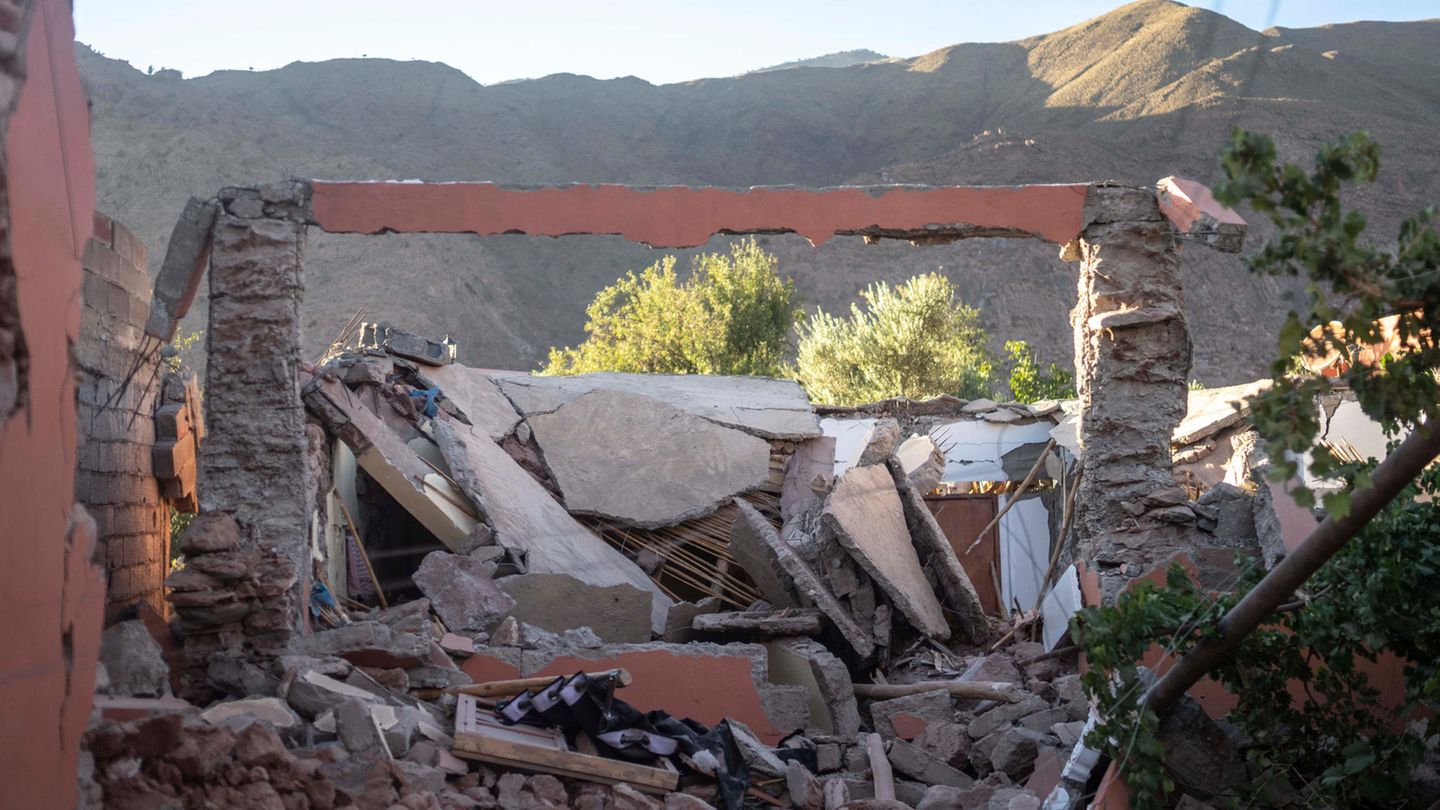 Menetekel aus Stein: Stehengebliebene Pfeiler eines Hauses nahe Marrakesch