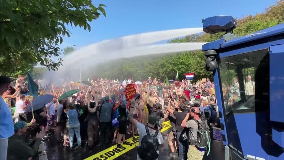 Video: Massenfestnahme in den Niederlanden