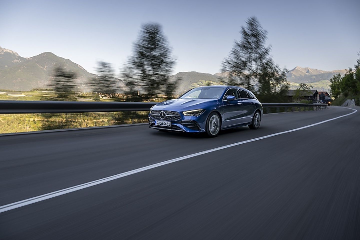 Mercedes_CLA_250-3.jpg