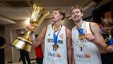 Prost Wagners! Die Brüder Franz und Moritz Wagner haben geschafft, was nicht vielen Brüderpaaren gelingt: gemeinsam den WM-Titel zu gewinnen