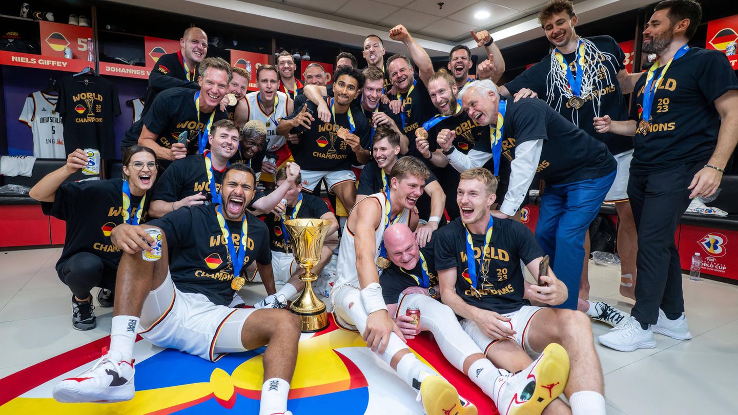 Basketball-WM: Party on! Die deutschen Basketballer lassen es in der Kabine krachen Party on! Die deutschen Basketballer lassen es in der Kabine krachen