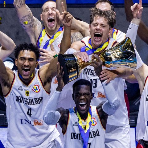 Verdienter Jubel: die deutschen Basketballer nach ihrem Titelgewinn