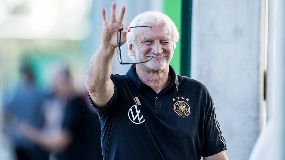 Rudi Völler wir die deutsche Nationalmannschaft für das Freundschaftsspiel gegen Frankreich am Dienstag betreuen