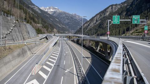 Das Gotthard-Tunnel-Nordportal auf der Gotthard-Autobahn A2. Nun ist ein Riss in der Tunneldecke.