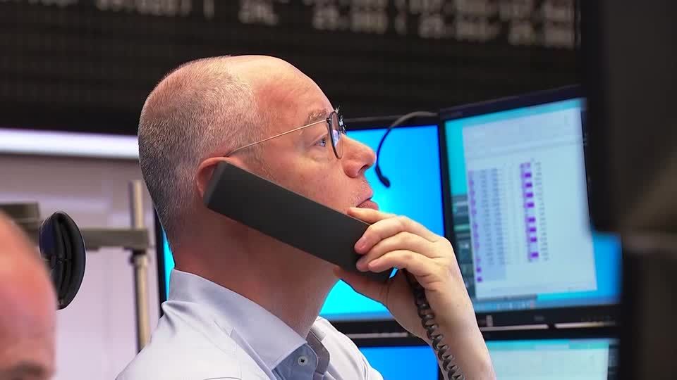 Video: Anleger warten auf Zins-Entscheidung der EZB