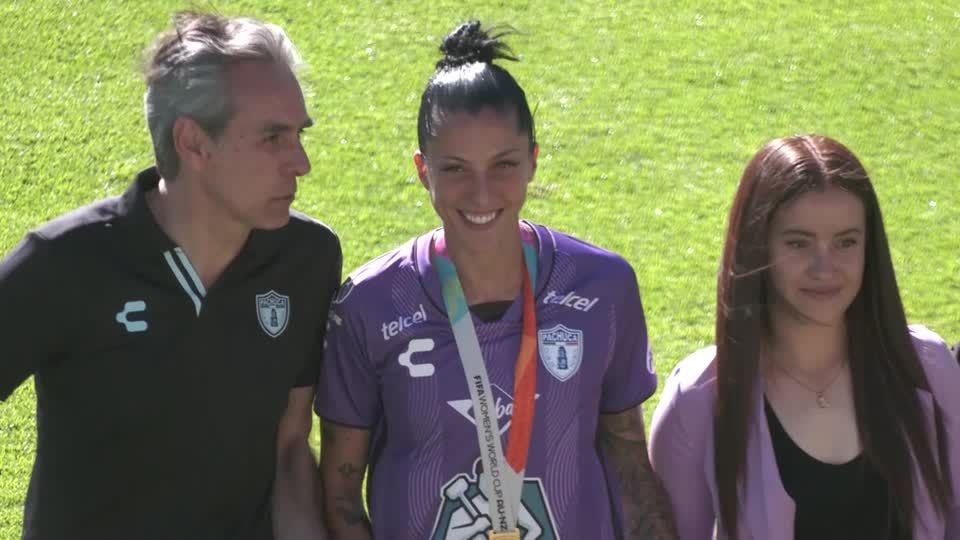 Video: Spanische Fußballerin Jenni Hermoso wird in Mexiko bejubelt