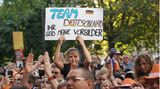 Rund 1000 Fans feierten das Team um Kapitän Dennis Schröder