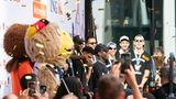 Viele der Spieler trugen beim Empfang eine Sonnenbrille