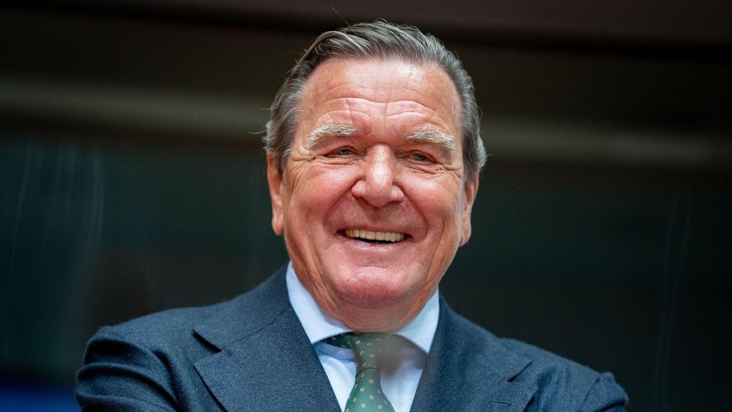 Gerhard Schröder and the SPD: You can’t get rid of him