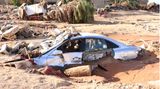 Die von den Vereinten Nationen anerkannte Regierung in der libyschen Hauptstadt Tripolis sagte unterdessen Millionenhilfen für die Katastrophengebiete zu – obwohl sie das Gebiet nicht kontrolliert. Das Land ist politisch hoch gespalten, seit dem vergangenen Jahr konkurrieren zwei Regierungen um die Macht