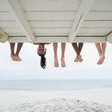 Ike - Glaubenssatz: "Überprüfe Deine Perspektive"  Was ist wahr? Jeder sieht die Welt durch seinen eigenen von persönlichen Erfahrungen geprägten Filter. Darum beurteilen Menschen gemeinsame erlebte Situationen oftmals völlig unterschiedlich. Der Huna-Lehre zufolge konstruiert das Bewusstsein die Realität. Die Welt ist nicht wie sie ist, sondern wie man selbst ist. Ob etwas eine ärgerliche Lappalie oder ein großes Unglück ist, liegt oftmals am eignen Filter. Wer Negatives erwartet, wird Negatives bekommen. Wer Positives sehen will, wird durch den veränderten Fokus sehr wahrscheinlich viel mehr Glück um sich herum wahrnehmen. Das Ike-Prinzip soll daran erinnern, von Zeit zu Zeit den eigenen Filter zu justieren und die Dinge auch in einem anderen Licht zu betrachten. Den eigenen Horizont durch Reisen und Aufgeschlossenheit zu erweitern hilft dabei ungemein. 