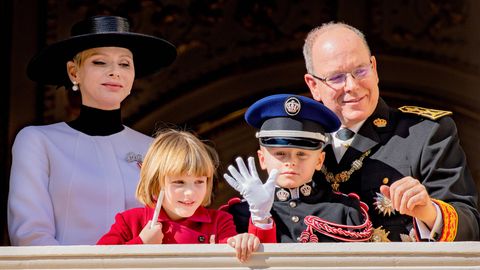 Fürstin Charlène und Fürst Albert von Monaco mit ihren Kindern Gabriella und Jacques