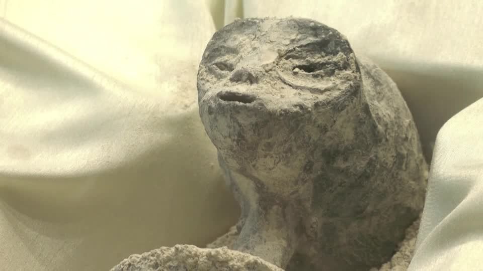 Video: Angebliche "Aliens" im mexikanischen Kongress