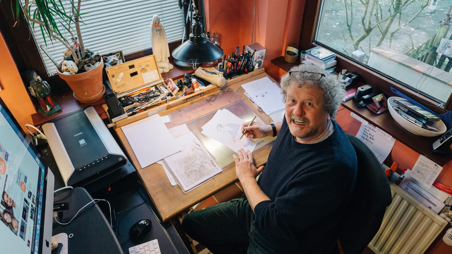 Til Mette zu Hause an seinem Schreibtisch Til Mette zu Hause an seinem Schreibtisch