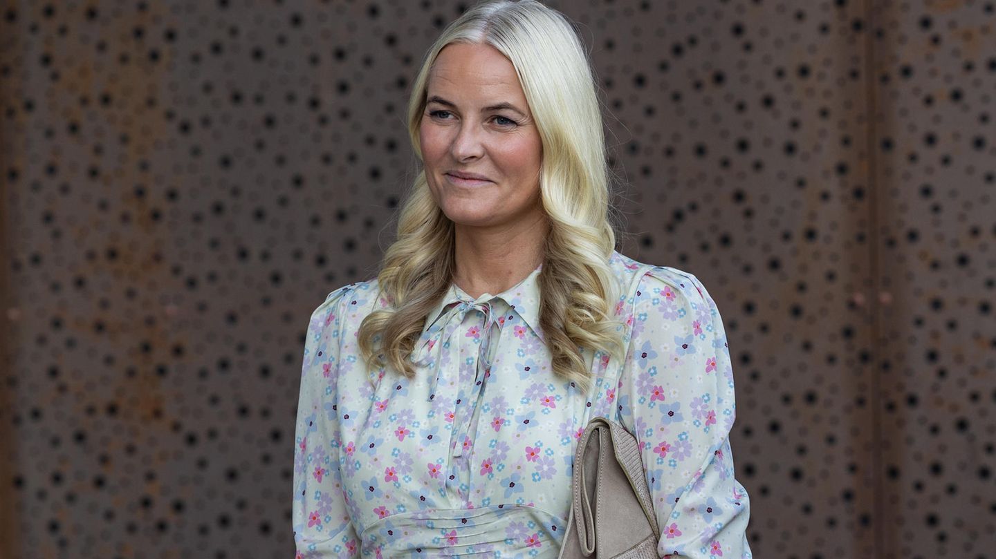 Mette-Marit of Norway: Crown Princess is too sick to travel to Sweden