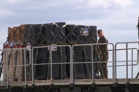 Video: Deutschland schickt Hilfslieferungen nach Libyen