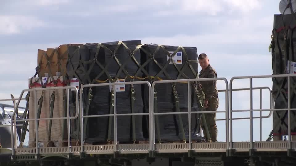 Video: Deutschland schickt Hilfslieferungen nach Libyen Video: Deutschland schickt Hilfslieferungen nach Libyen