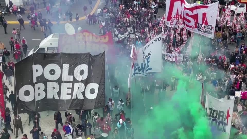 Video: Vor der zweiten Wahlrunde in Argentinien: Gewerkschaftler demonstrieren gegen rechten Präsidentschaftskandidaten
