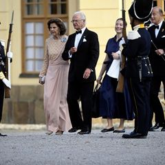 König Carl Gustaf und Königin Silvia in festlicher Kleidung