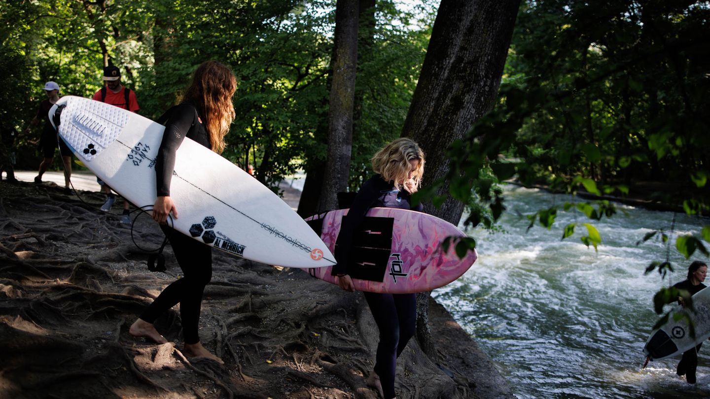 Am Strand in der Stadt: Die Frauen vom Eisbach: Die Surfcommunity in München wird weiblicher