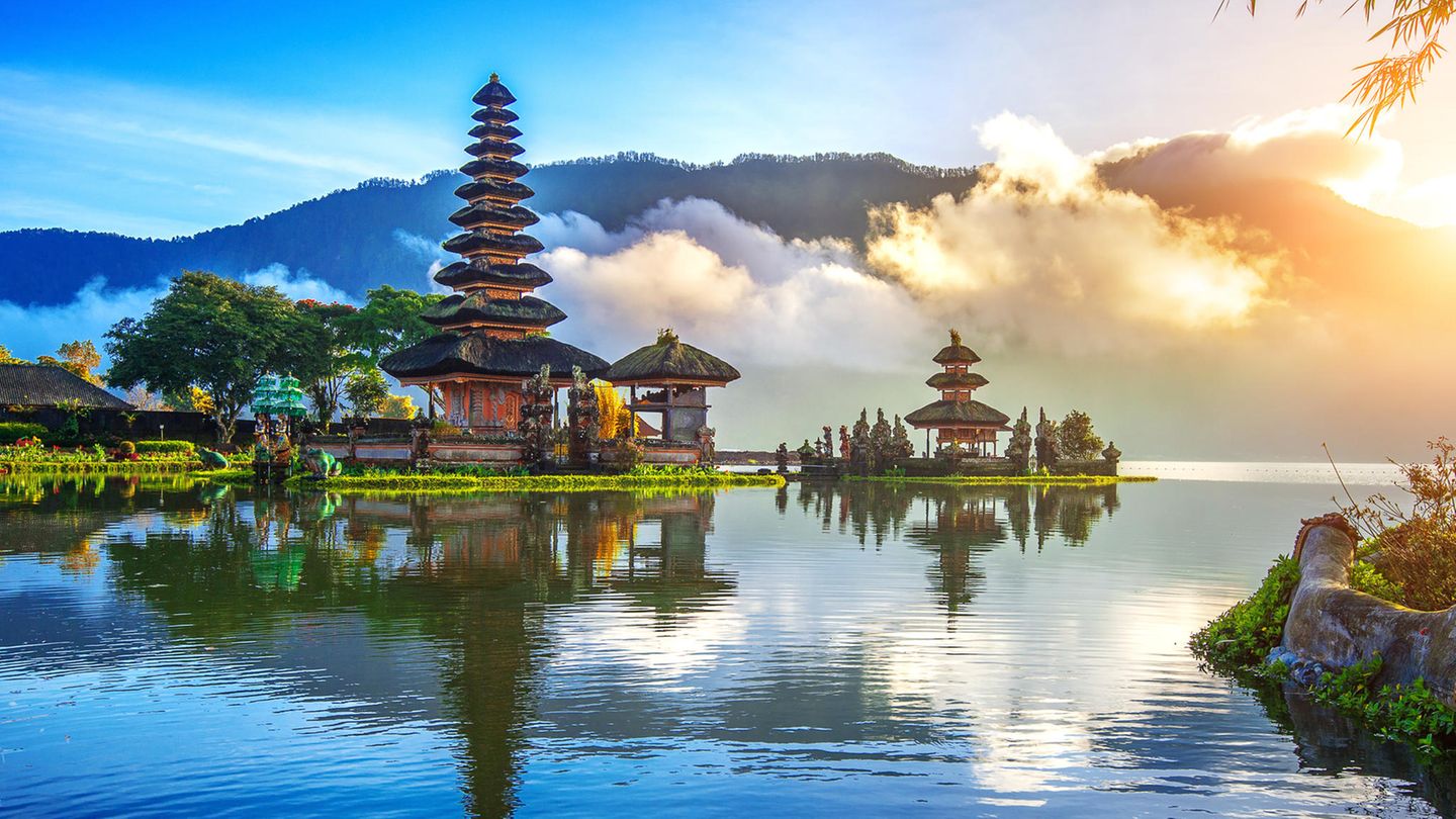 Pura Bratan, ein bedeutender Tempelkomplex des balinesischen Hinduismus auf Bali. Indonesien