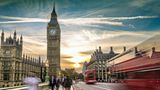 Das Wetter wird es vermutlich nicht sein, das Touristen im Herbst nach Großbritannien zieht. Aber vielleicht liegt es ja an den kulturellen Highlights der Stadt, an der berühmt-berüchtigten Ausgehszene oder einfach daran, dass der Regen irgendwie zum Land dazugehört. Fakt ist: Es zieht im Oktober und November viele Menschen auf die britische Insel. 
