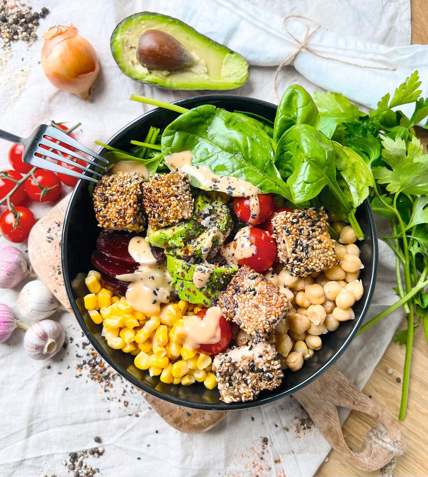 Vegan Every Day: Bunte Sesam-Tofu Bowl Vegan Every Day: Bunte Sesam-Tofu Bowl