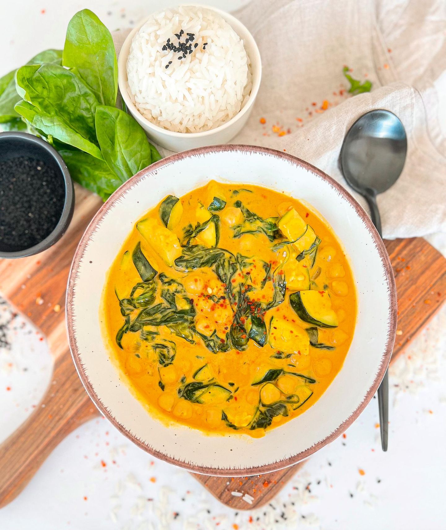 Vegan Every Day: Spinat-Curry mit Reis Vegan Every Day: Spinat-Curry mit Reis