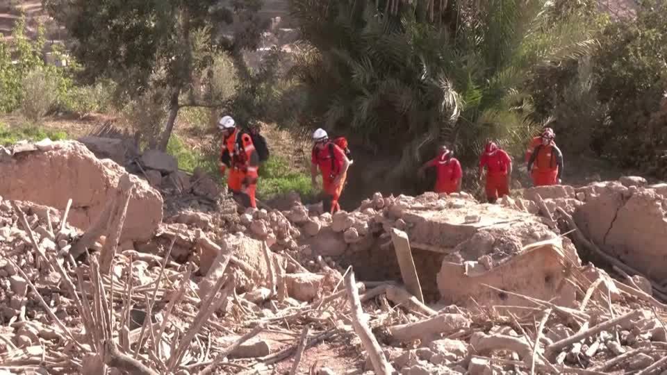 Video: Nach Beben in Marokko: Suche nach Verschütteten geht weiter