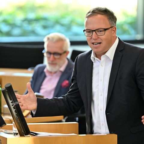 Thüringen: CDU-Fraktionschef Mario Voigt spricht im Plenarsaal des Landtags